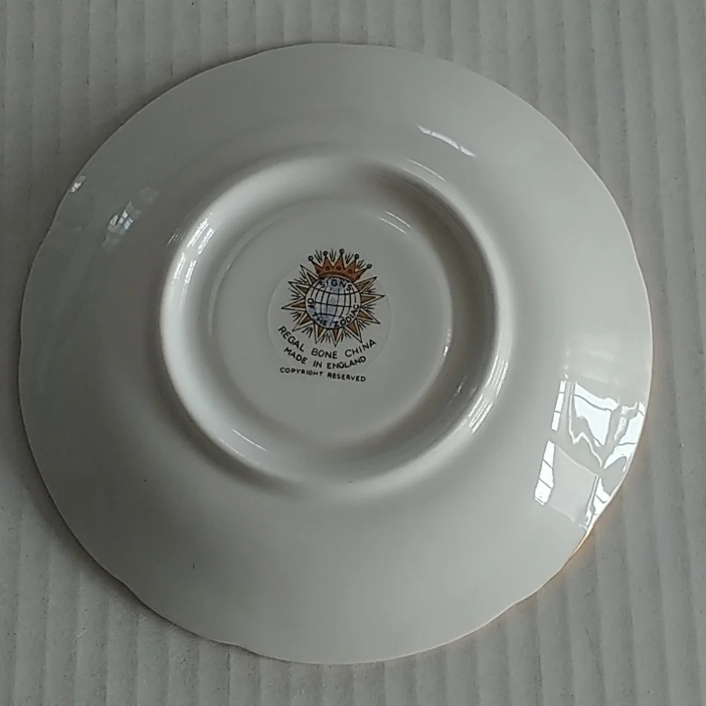 Royal Bone China 